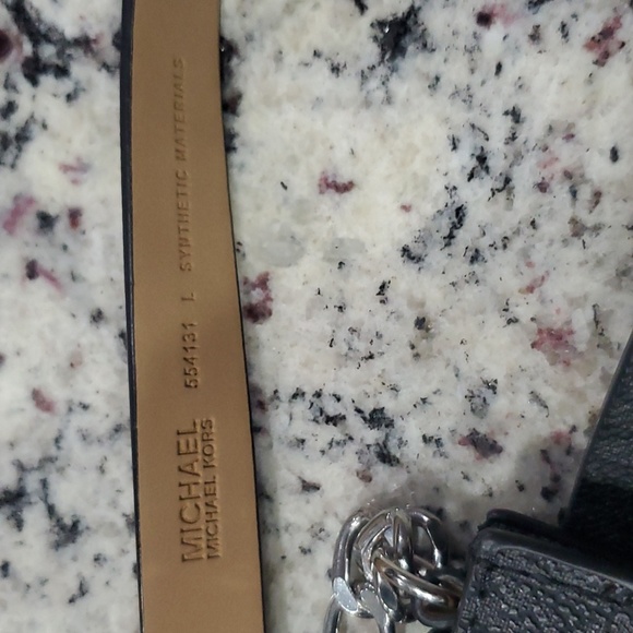 MICHAEL KORS  MONOGRAM FANNY  PACK - Picture 10 of 11